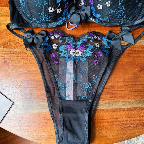 Savage X Fenty Black Caviar Deco Embroidery Wallflower String Bikini Panty - Picture 10 of 13